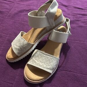 BOBS from Skechers EUC Sandals women's size 8